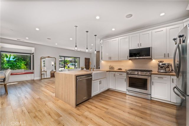21327 Providencia, Woodland Hills, CA 91364