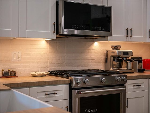 21327 Providencia, Woodland Hills, CA 91364
