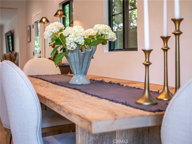 21327 Providencia, Woodland Hills, CA 91364