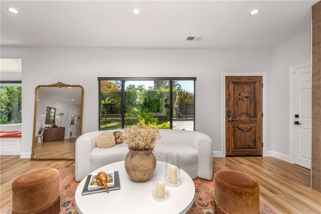 21327 Providencia, Woodland Hills, CA 91364