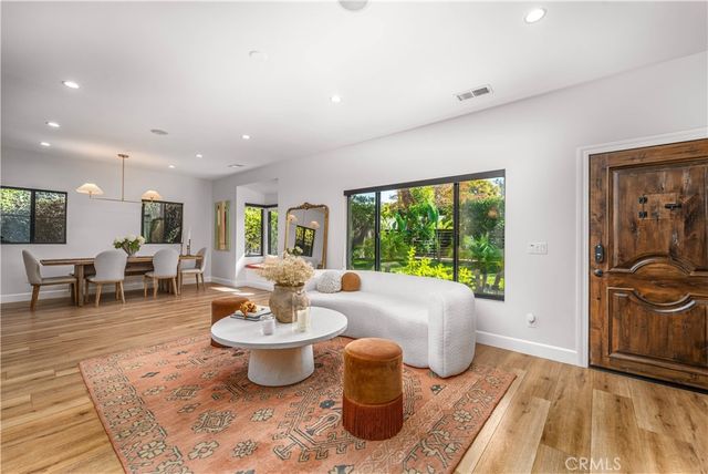 21327 Providencia, Woodland Hills, CA 91364