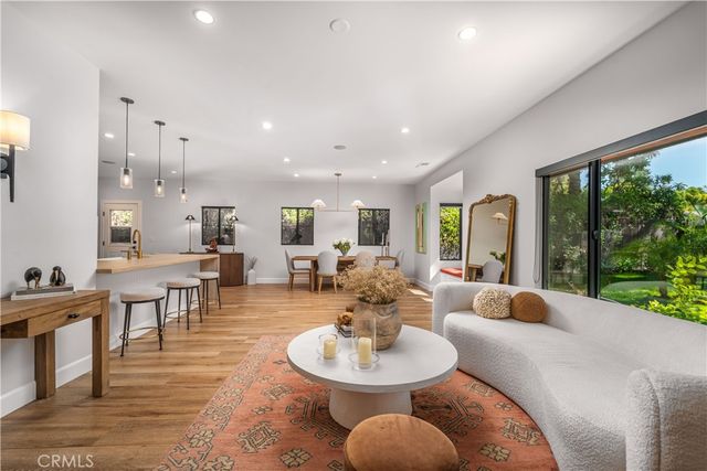 21327 Providencia, Woodland Hills, CA 91364