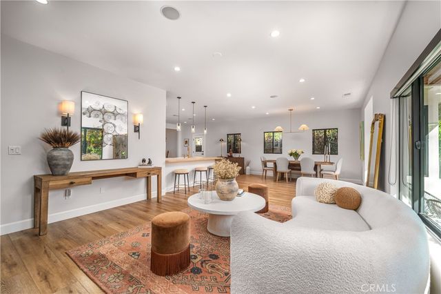 21327 Providencia, Woodland Hills, CA 91364
