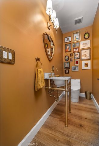 21327 Providencia, Woodland Hills, CA 91364