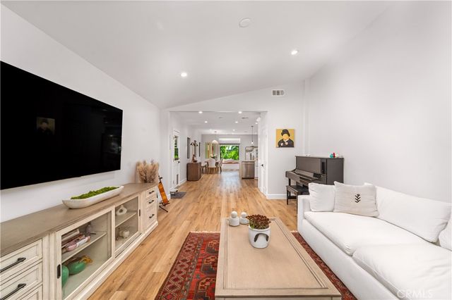 21327 Providencia, Woodland Hills, CA 91364