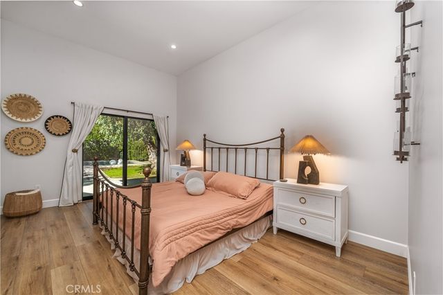 21327 Providencia, Woodland Hills, CA 91364
