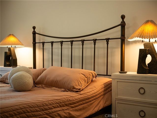 21327 Providencia, Woodland Hills, CA 91364