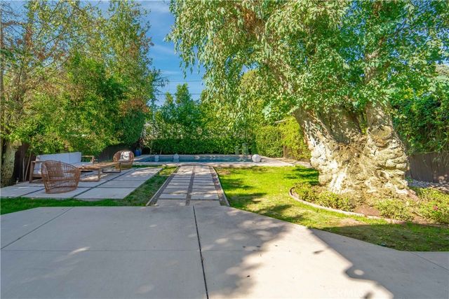 21327 Providencia, Woodland Hills, CA 91364