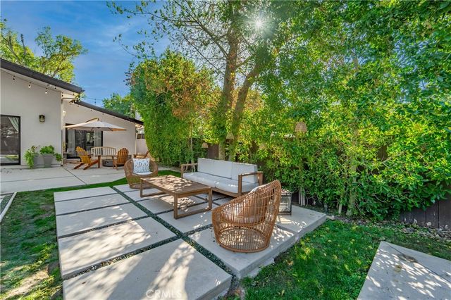 21327 Providencia, Woodland Hills, CA 91364