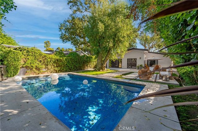 21327 Providencia, Woodland Hills, CA 91364