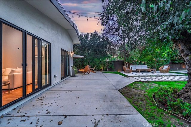 21327 Providencia, Woodland Hills, CA 91364