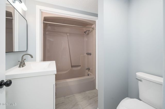 5 Norland Court, Wilton, NY 12866