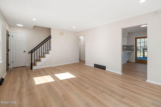 5 Norland Court, Wilton, NY 12866