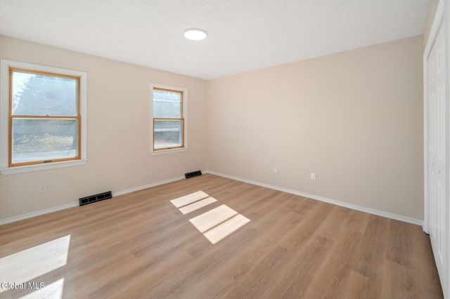 5 Norland Court, Wilton, NY 12866