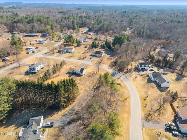 5 Norland Court, Wilton, NY 12866