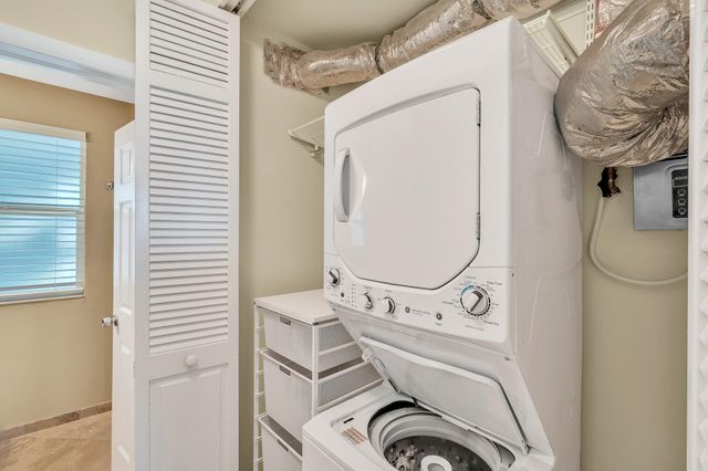 1221 Hillsboro Mile 42b, Hillsboro Beach, FL 33062