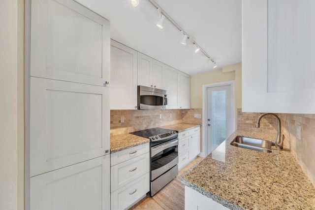 1221 Hillsboro Mile 42b, Hillsboro Beach, FL 33062