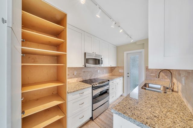 1221 Hillsboro Mile 42b, Hillsboro Beach, FL 33062
