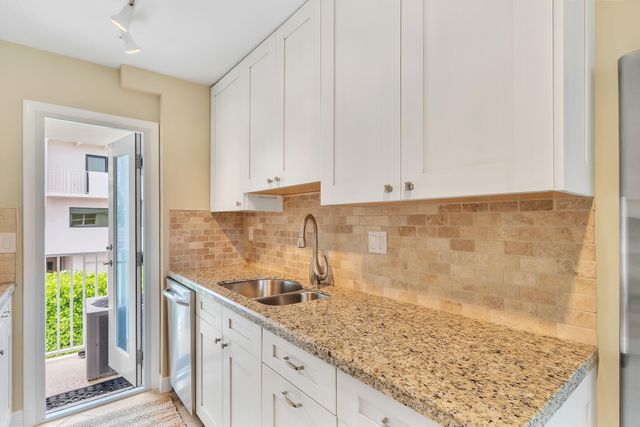 1221 Hillsboro Mile 42b, Hillsboro Beach, FL 33062