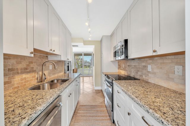 1221 Hillsboro Mile 42b, Hillsboro Beach, FL 33062