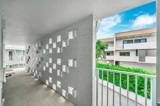 1221 Hillsboro Mile 42b, Hillsboro Beach, FL 33062