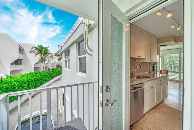 1221 Hillsboro Mile 42b, Hillsboro Beach, FL 33062