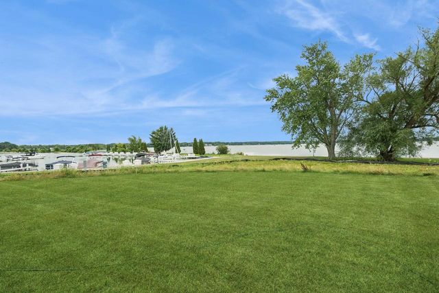 2708 Harbor COURT, Delavan, WI 53115