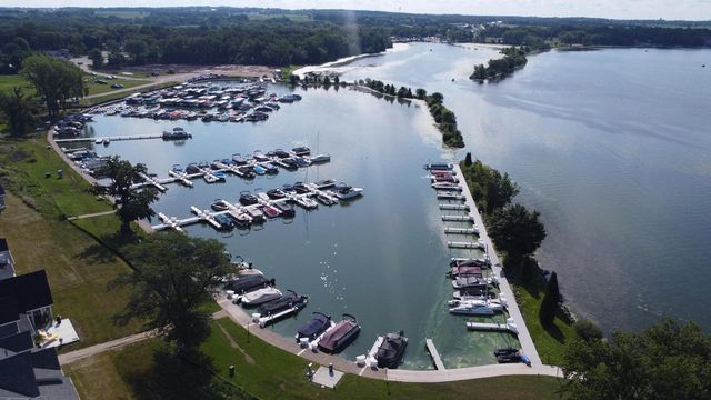 2708 Harbor COURT, Delavan, WI 53115