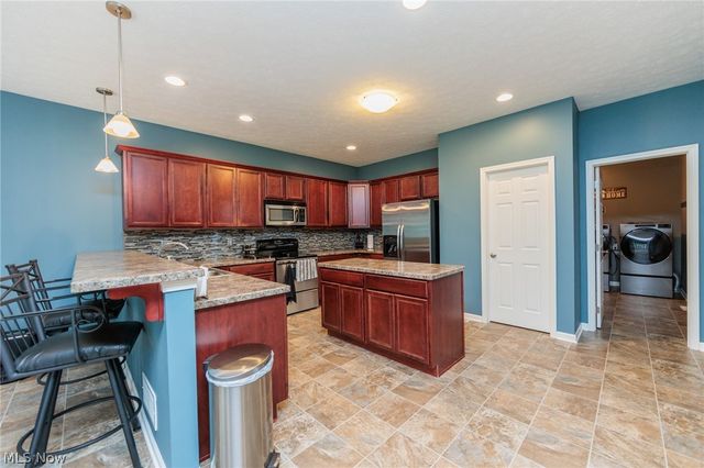 27078 Waterside Drive, Olmsted Twp, OH 44138