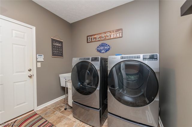 27078 Waterside Drive, Olmsted Twp, OH 44138