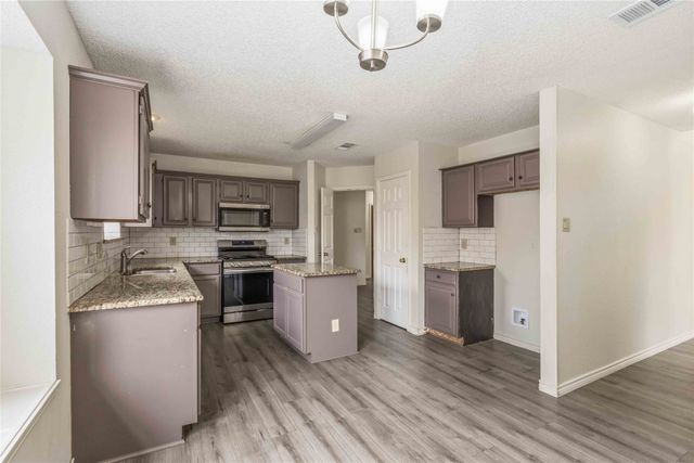 1403 BAKER, Cedar Hill, TX 75104