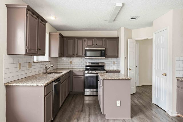 1403 BAKER, Cedar Hill, TX 75104