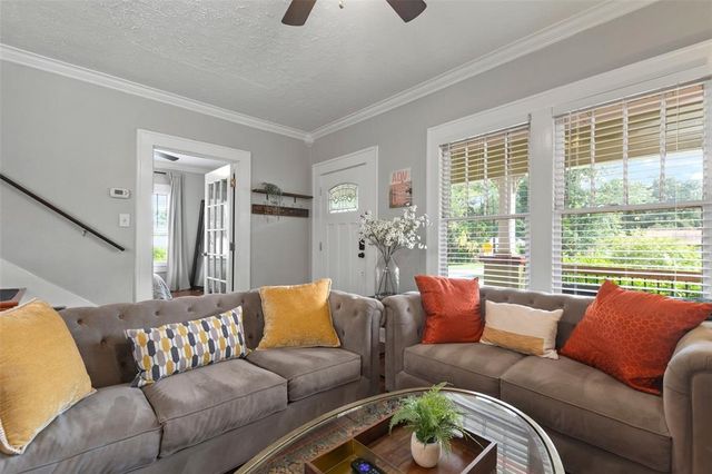 812 W RIVER HEIGHTS AVENUE, Tampa, FL 33603