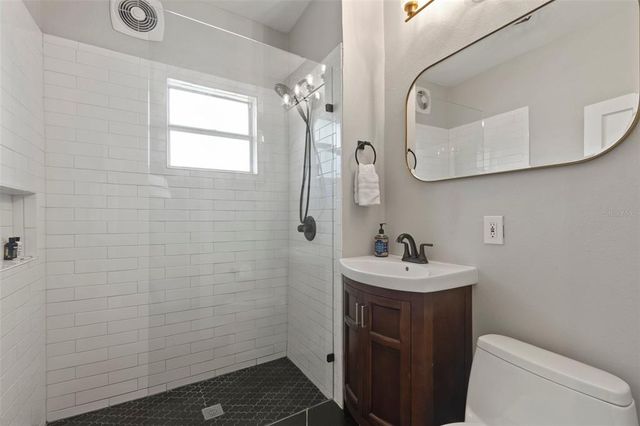 812 W RIVER HEIGHTS AVENUE, Tampa, FL 33603