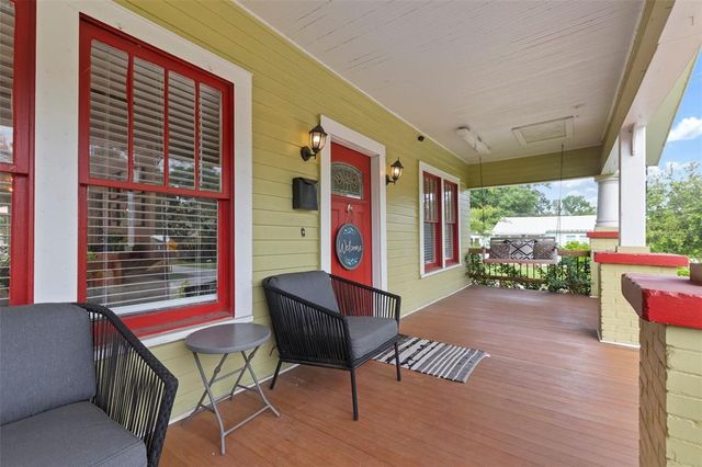 812 W RIVER HEIGHTS AVENUE, Tampa, FL 33603
