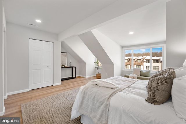 9935 FOREST VIEW, Montgomery Village, MD 20886