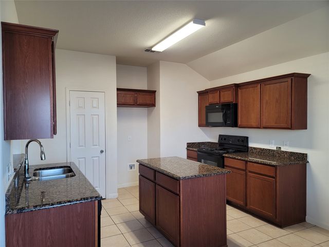 216 Meadow Ridge Drive, Anna, TX 75409