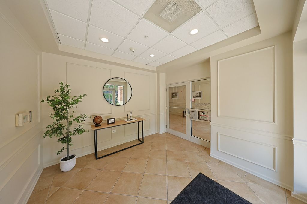 370 S Western Avenue 701, Des Plaines, IL 60016 — photo 2