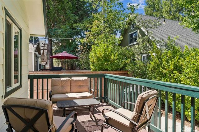 378 Oak Drive, Lake Arrowhead, CA 92352