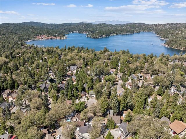 378 Oak Drive, Lake Arrowhead, CA 92352