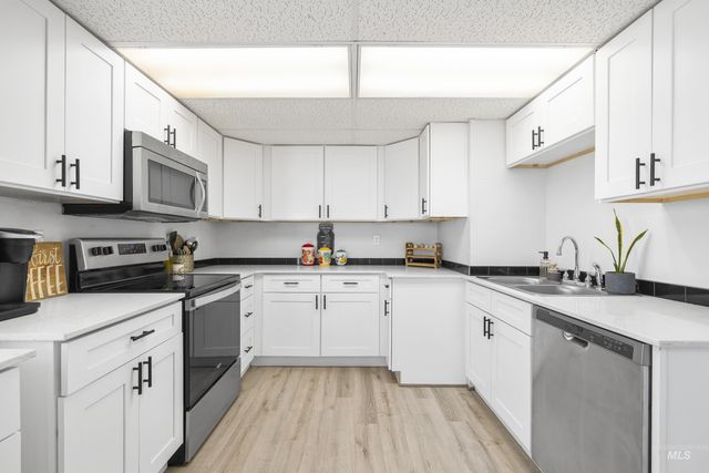 823 5th Ave N, Nampa, ID 83687