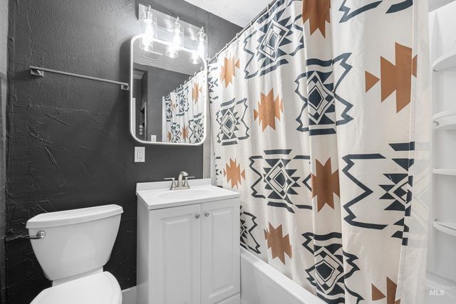 823 5th Ave N, Nampa, ID 83687