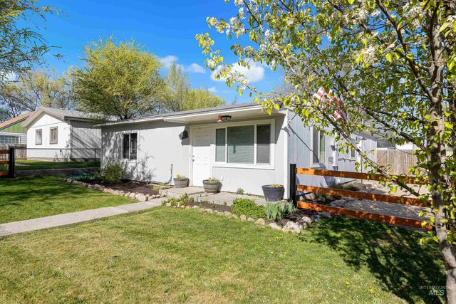 823 5th Ave N, Nampa, ID 83687