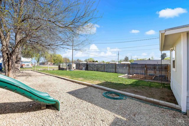 823 5th Ave N, Nampa, ID 83687