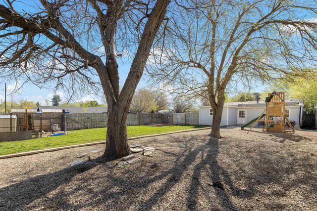 823 5th Ave N, Nampa, ID 83687