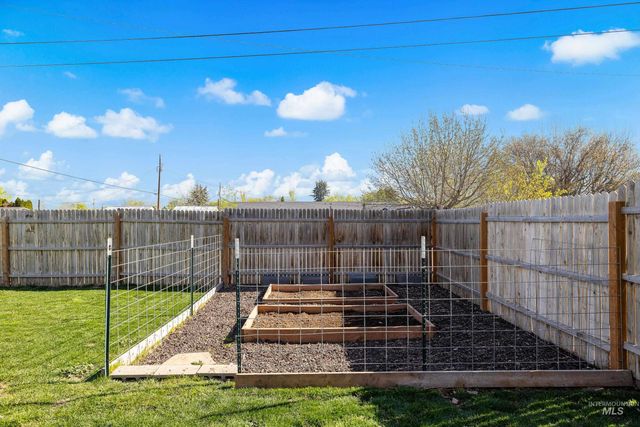 823 5th Ave N, Nampa, ID 83687