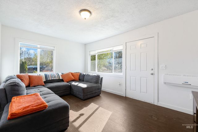 823 5th Ave N, Nampa, ID 83687