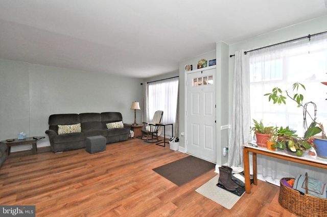 1258 LISA DR, Warrington, PA 18976