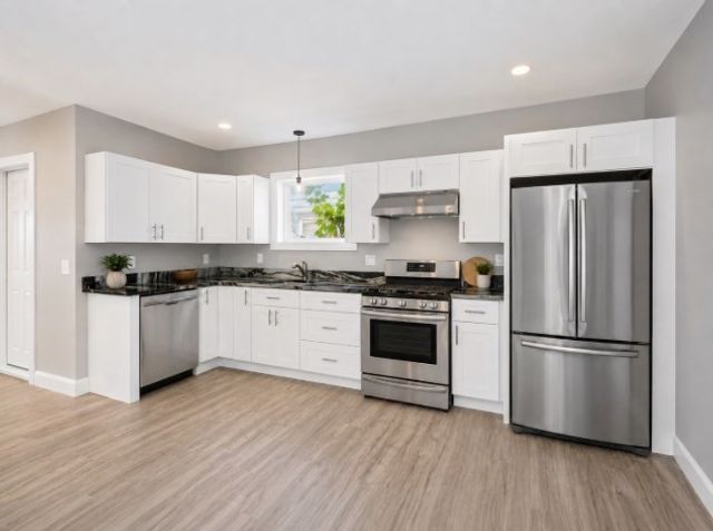85 Middle St, Fairhaven, MA 02719