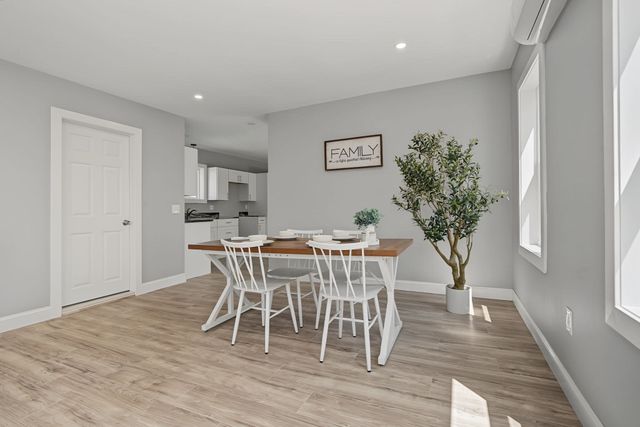 85 Middle St, Fairhaven, MA 02719